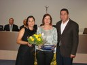 Rozana M. Silva Faro, a professora homenageada Rita de Cássia Morás Araújo e Ver. Flávio H. Faria
