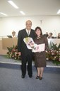Vereador Waldemar Lemes Filho e a homenageada Sra Cleide Eber de Carvalho
