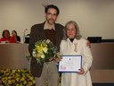 Vereador Rogério Andrade e a homenageada Sueli Magalhães da Silva
