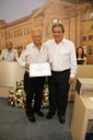 Ver. Antônio Carlos Pereira e seu homenageado, Sr. Heitor Lopes da Silva
