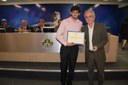 Daniel Monteiro Bernardes-Pres.Diretório Central dos Estudantes da PUC Poços recebe homenagem entregue pelo Ver. Amauri Barreiro