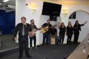 Apresentação musical do Ministério Louvor e Vida.
