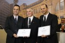Vereador Rogério Carrilo e os homenageados Rogério Cioffi e Orlando Cioffi

