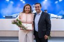 Ver. Marcelo Heitor da Silva homenageou a Sra Luciana Pegnolate Gonçalves, professora e atual diretora do Colégio Batista Mineiro, unidade Poços de Caldas.