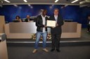 Airton Domingues é homenageado pelo Ver. Antônio Carlos Pereira.