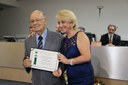 Ver. Regina Cioffi e seu homenageado, Sr. Décio A. de Moraes.