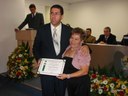 Vereador Flávio H. Faria e a Homenageada Sra. Evanilde Ferreira Fernandes
