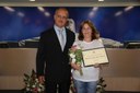Ver. Jonei Eiras e a homenageada Maria do Carmo Santos Zanetti