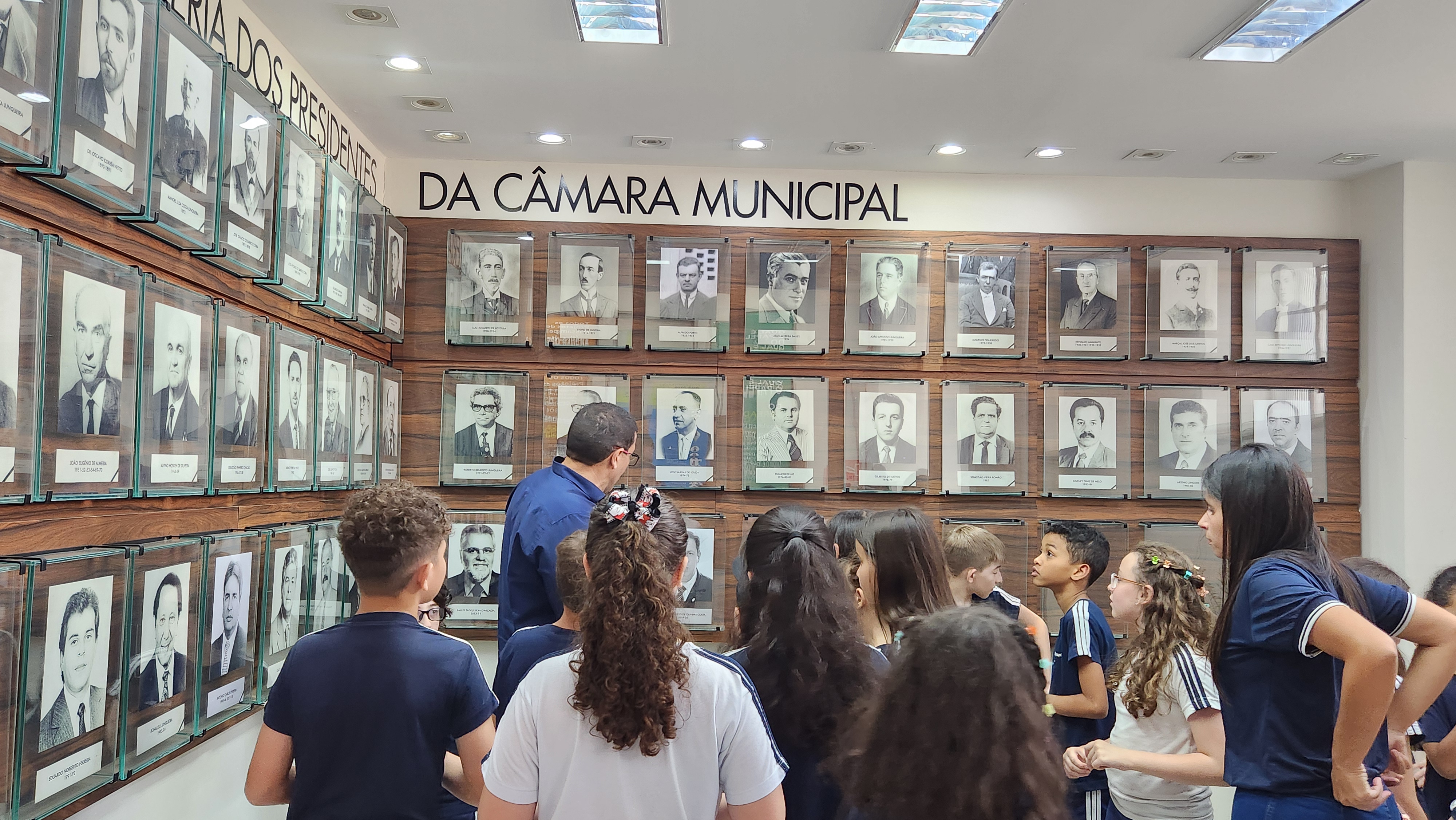 Alunos do Colégio Nini Mourão participam de atividades do projeto Câmara em Visita