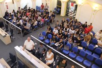 Alunos e professores participam do lançamento do Parlamento Jovem