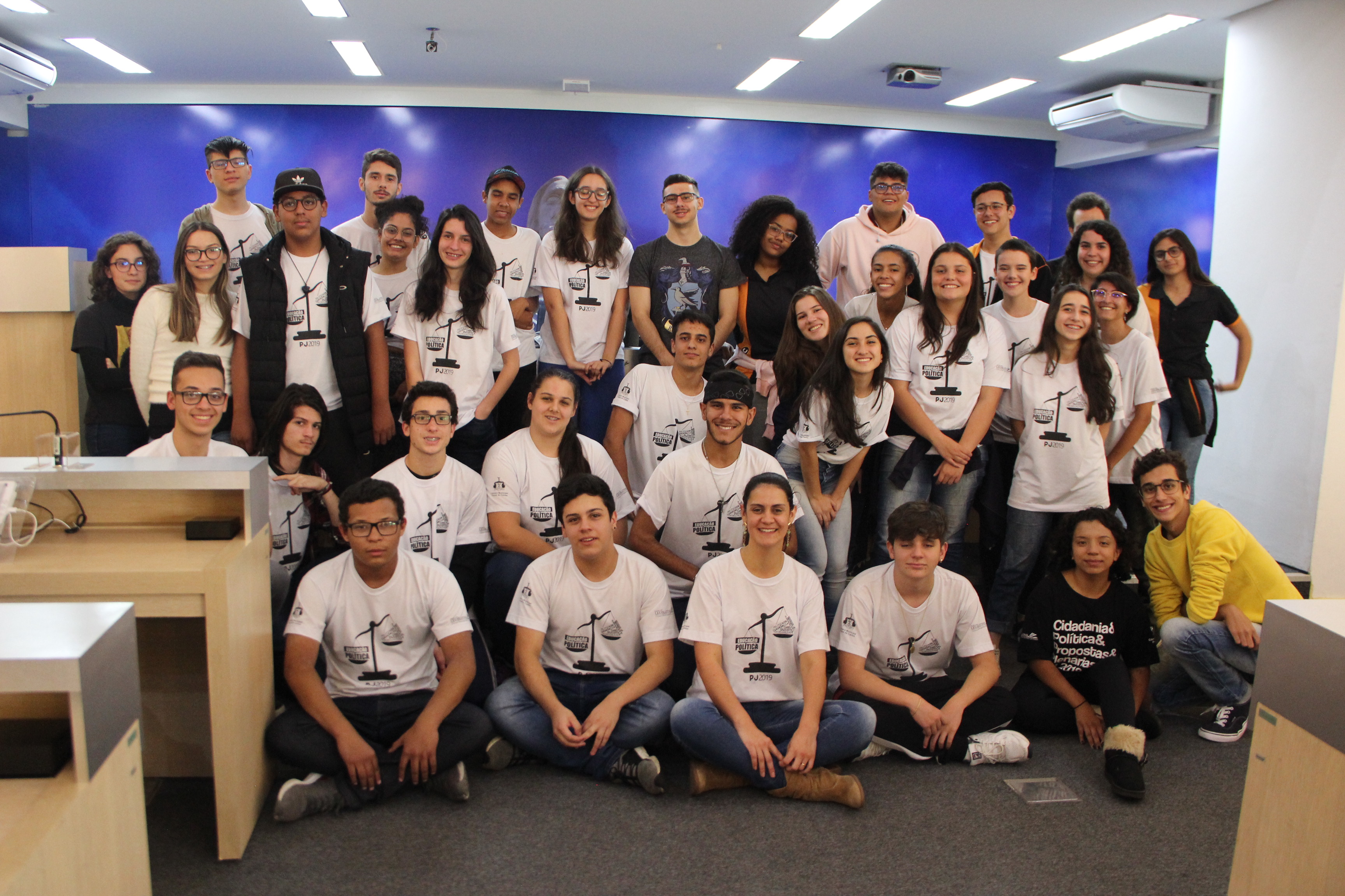 Alunos se preparam para etapa regional do Parlamento Jovem 2019