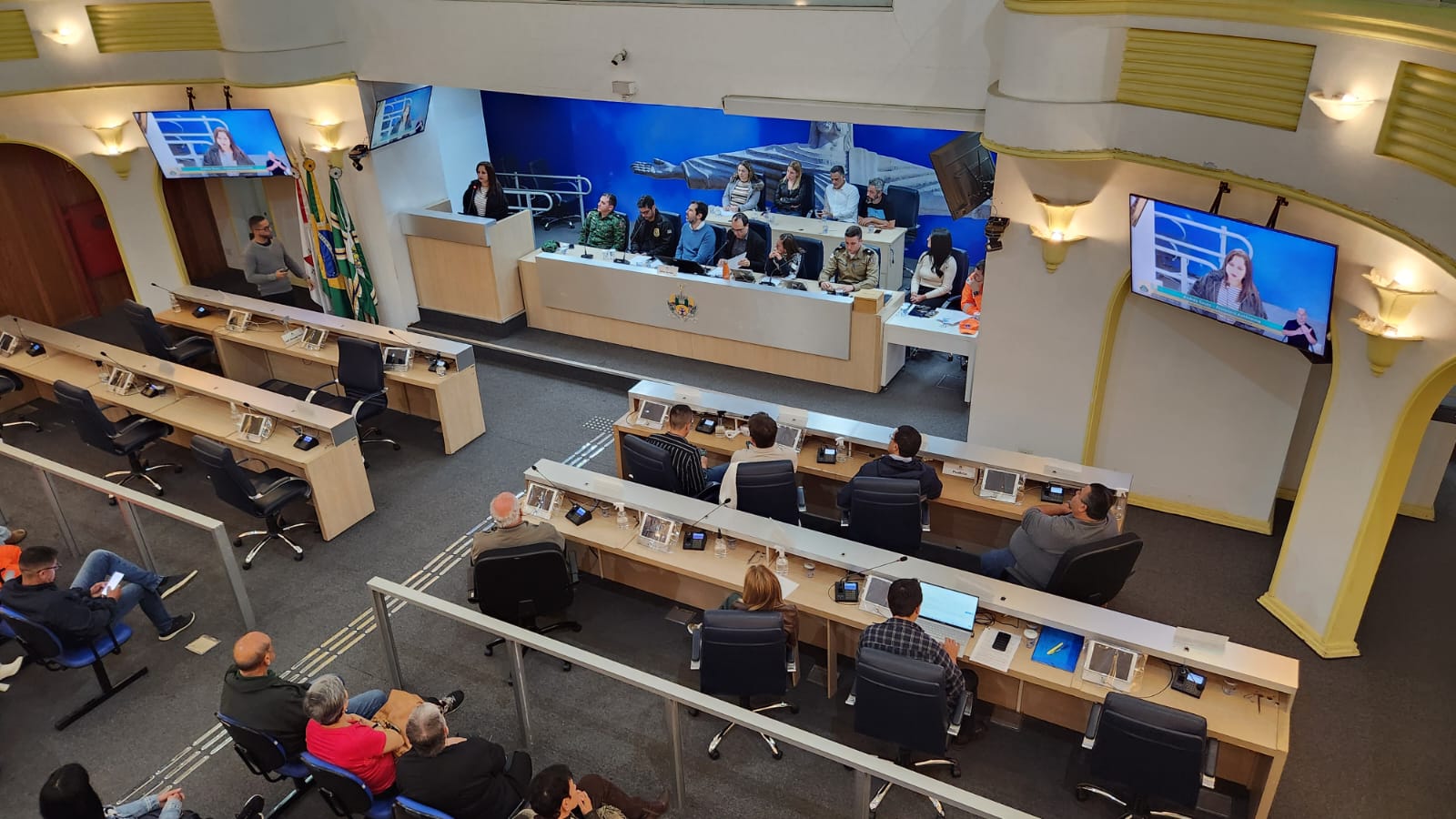 Audiência debate políticas públicas para animais em Poços de Caldas