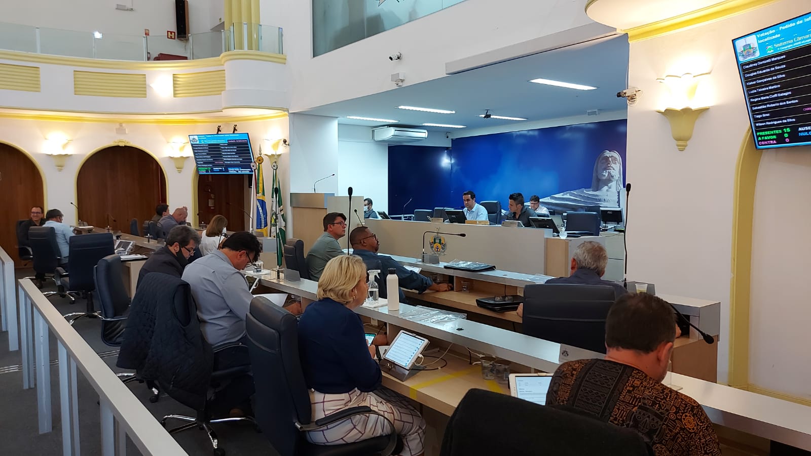 Audiência discute situação do estacionamento rotativo zona azul em Poços