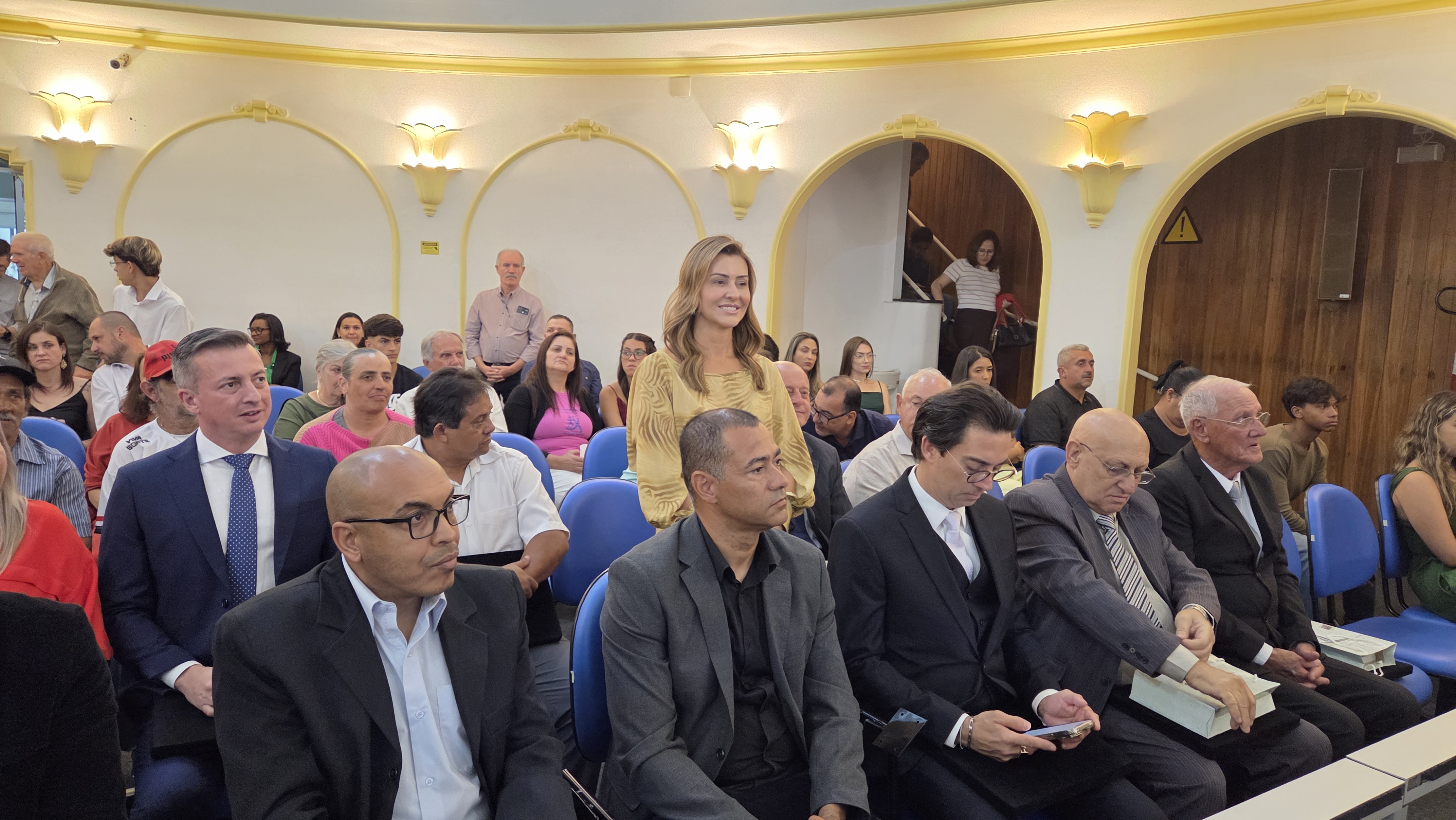 Câmara concede Títulos de Cidadania Poços-caldense a 14 personalidades