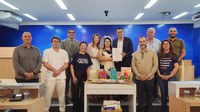 Câmara de Poços faz doação de livros infantis ao Programa Municipal da Juventude