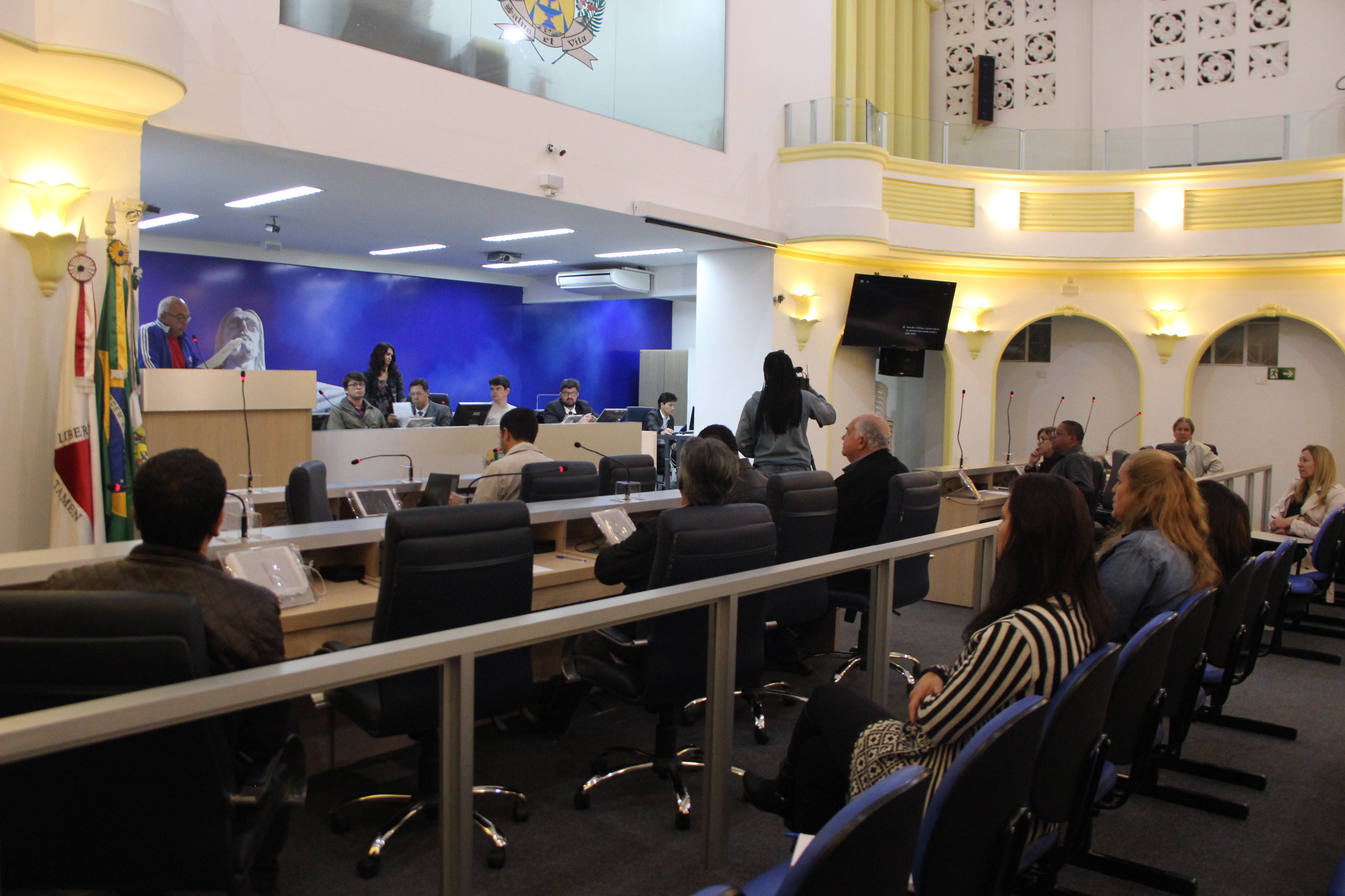 Câmara discute condições de trabalho do IML em Poços