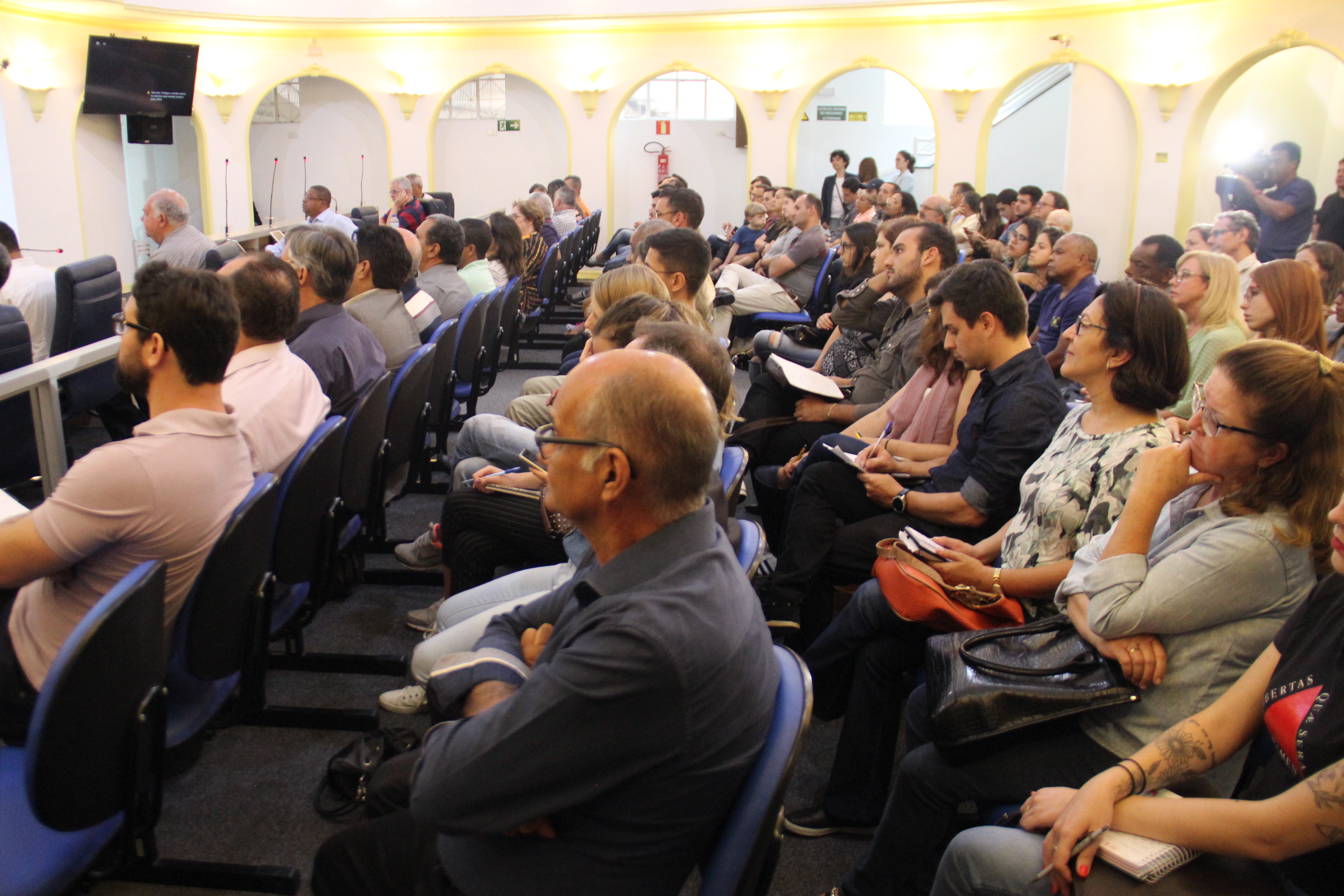 Câmara discute plano de segurança das mineradoras de Poços e região