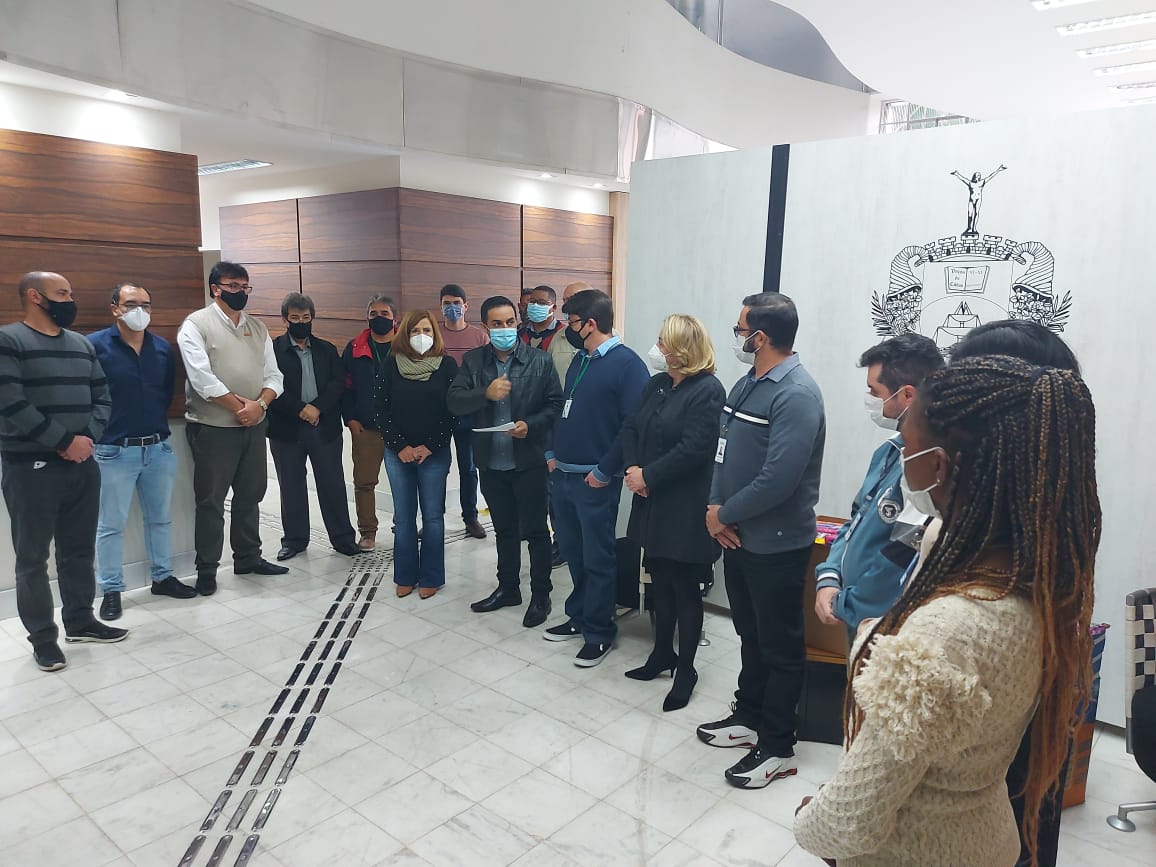 Câmara entrega absorventes arrecadados durante campanha