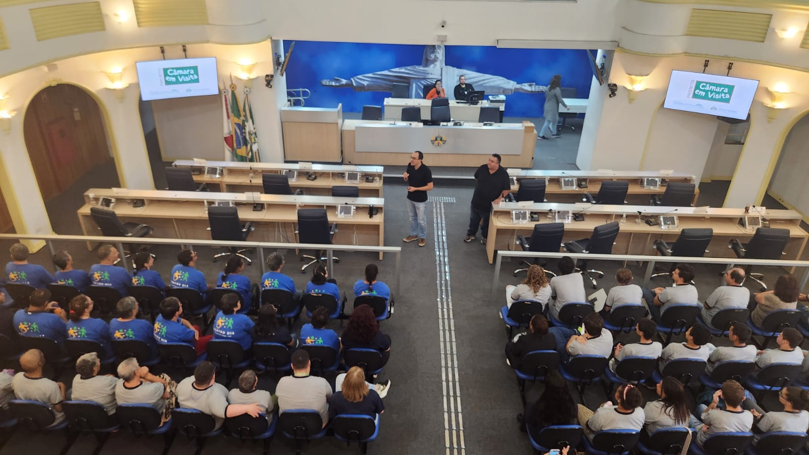 Câmara Municipal recebe assistidos da APAE Poços de Caldas