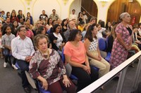 Câmara presta homenagem às mães