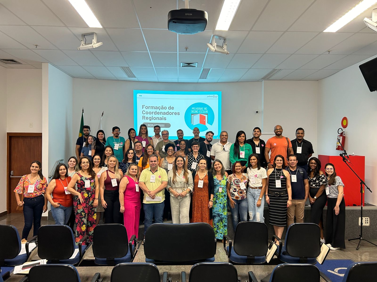 Coordenadores regionais do Parlamento Jovem participam de formação em Belo Horizonte