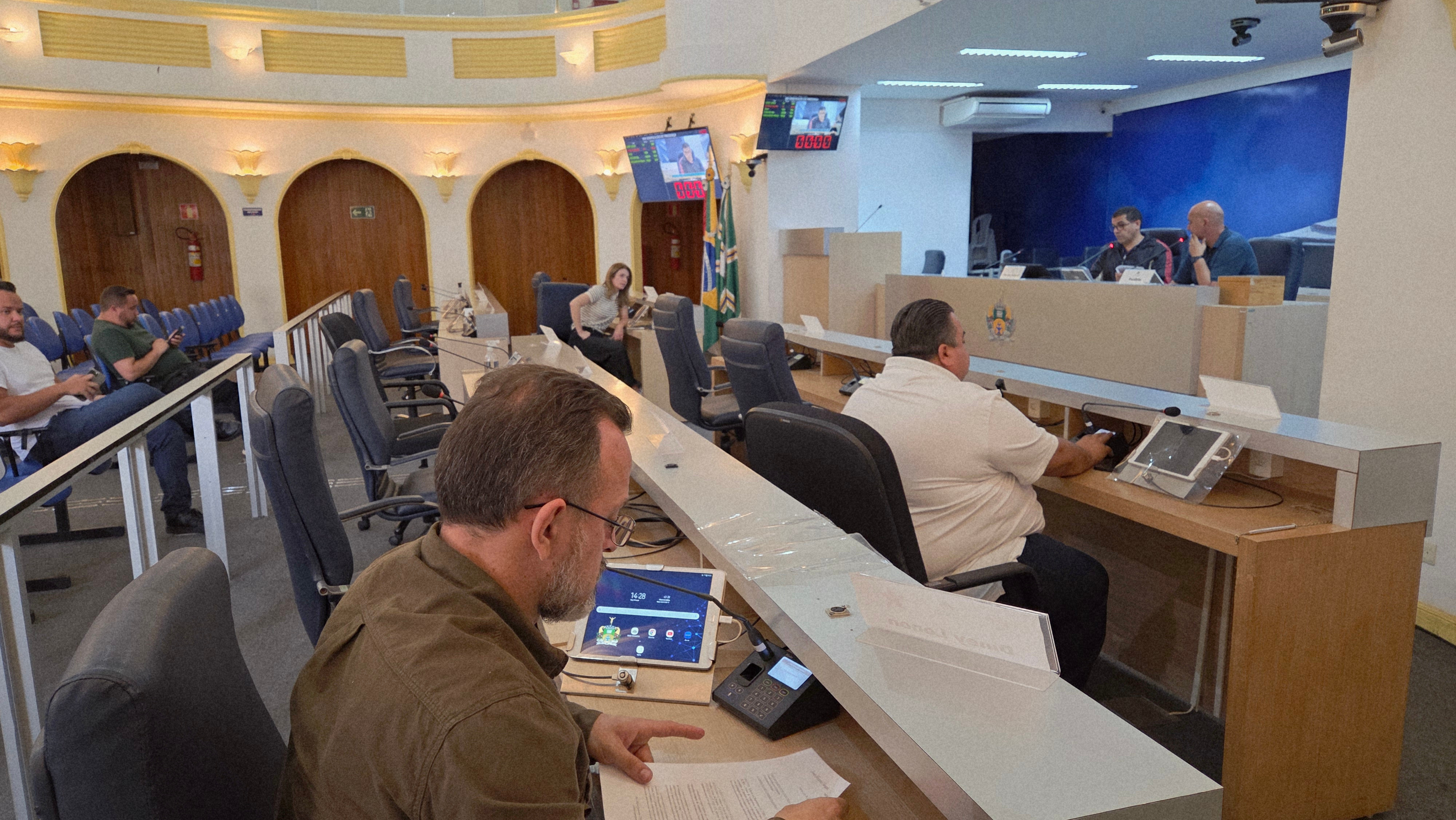 CPI dos Serviços Funerários convoca cinco depoentes e solicita dados sobre sepultamentos