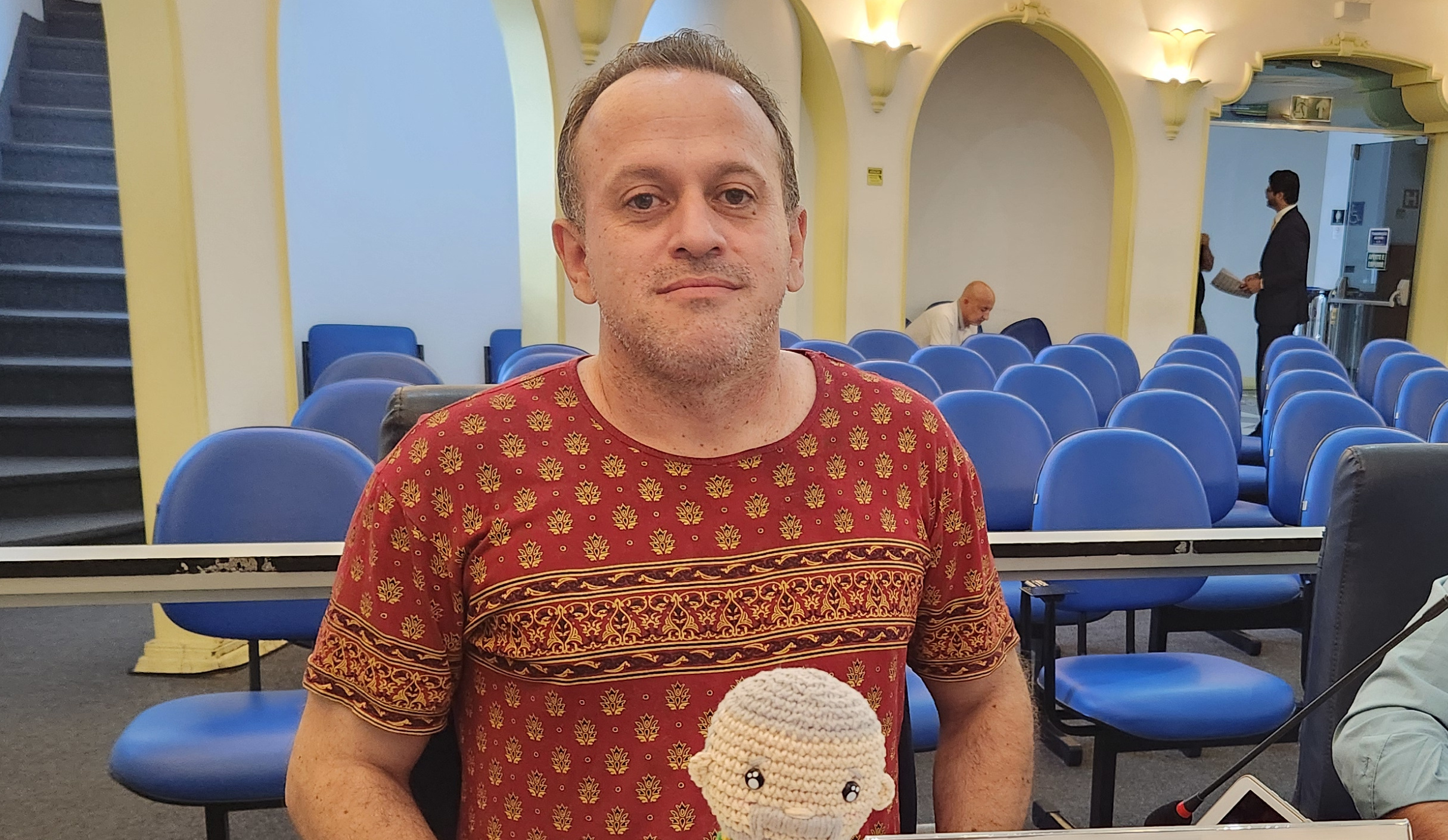 Diney cobra limpeza regular de caixas d’água em creches e escolas