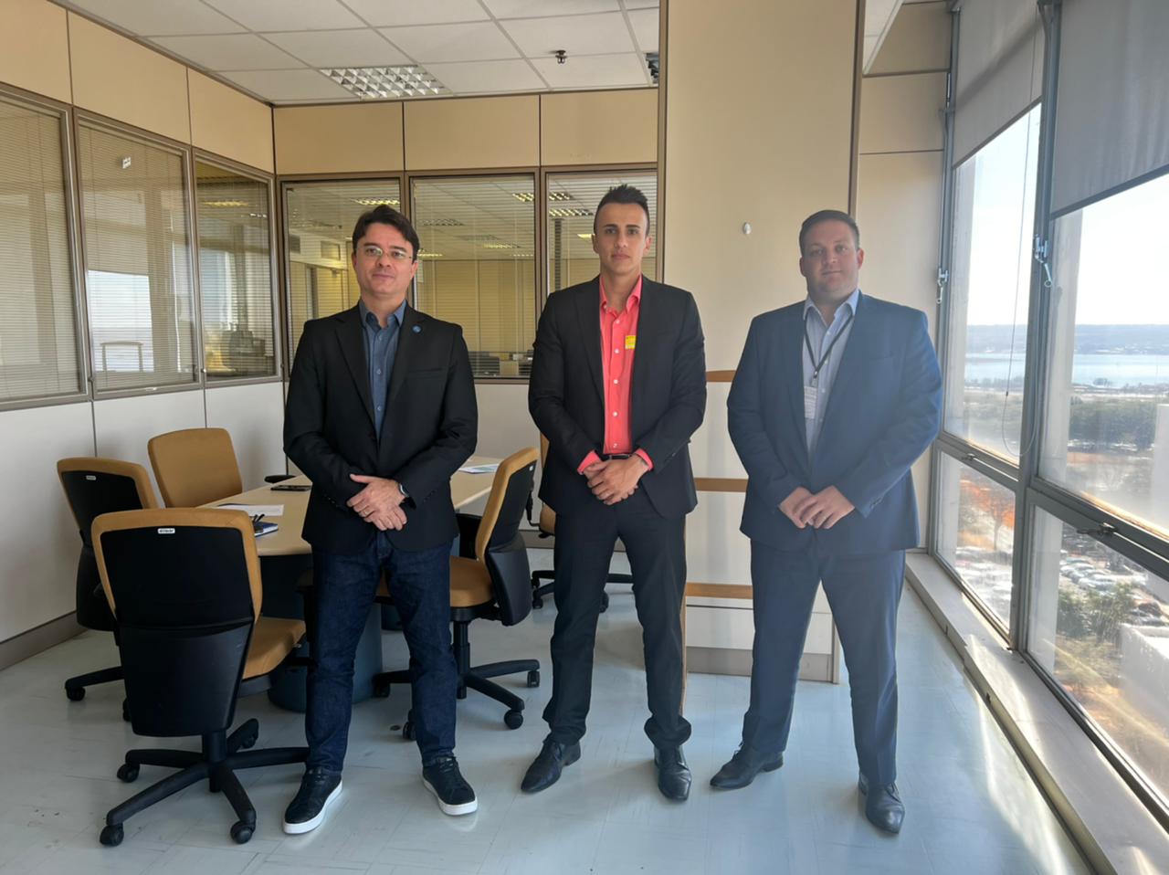  Douglas Dofu leva demandas a Brasília para ampliação de leitos hospitalares e implantação da tecnologia 5G