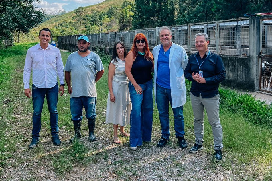 Douglas Dofu visita Abrigo de Animais