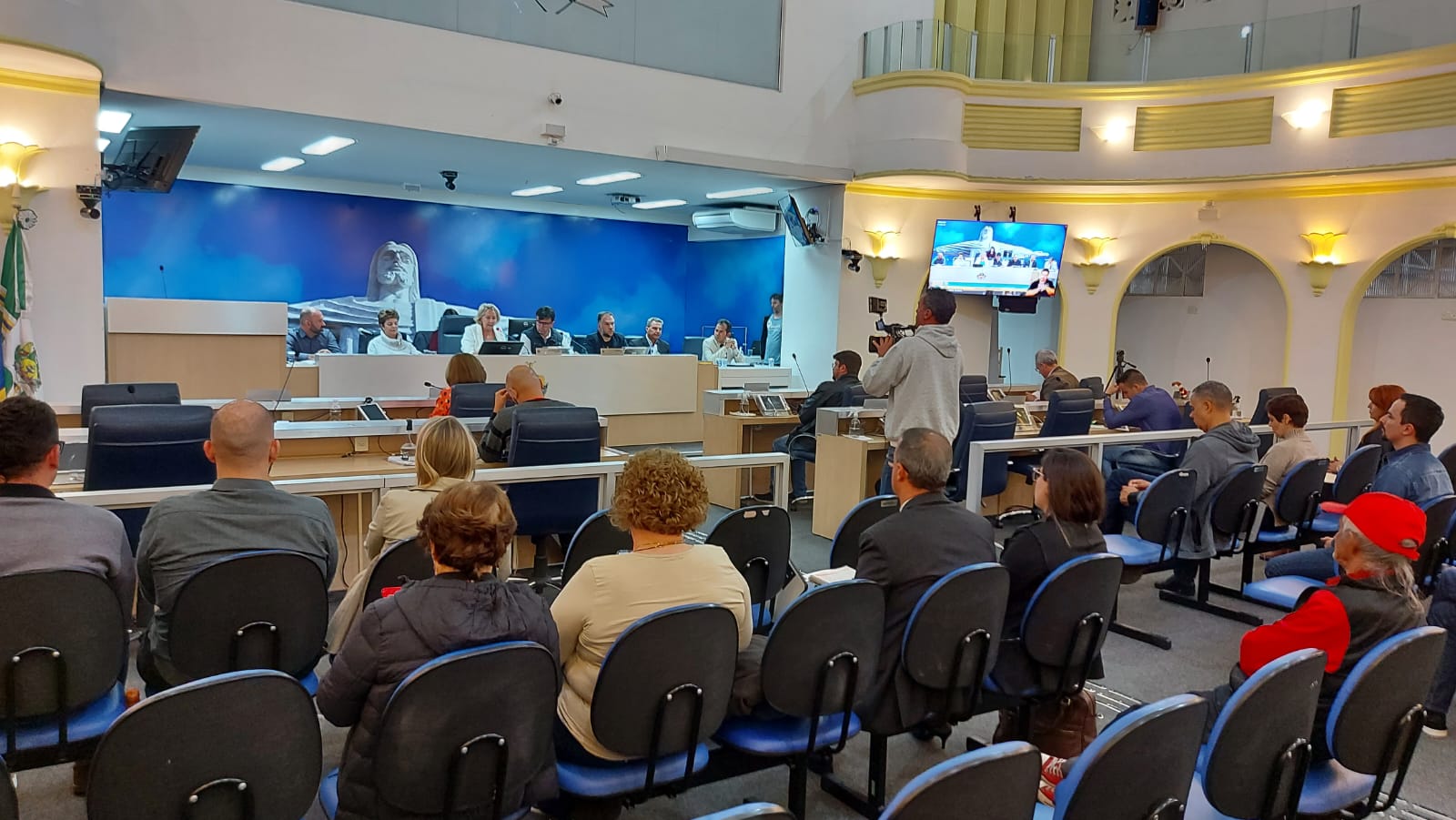 Em audiência pública, vereadora Regina Cioffi pede mais diálogo e transparência com a questão do lixo radioativo