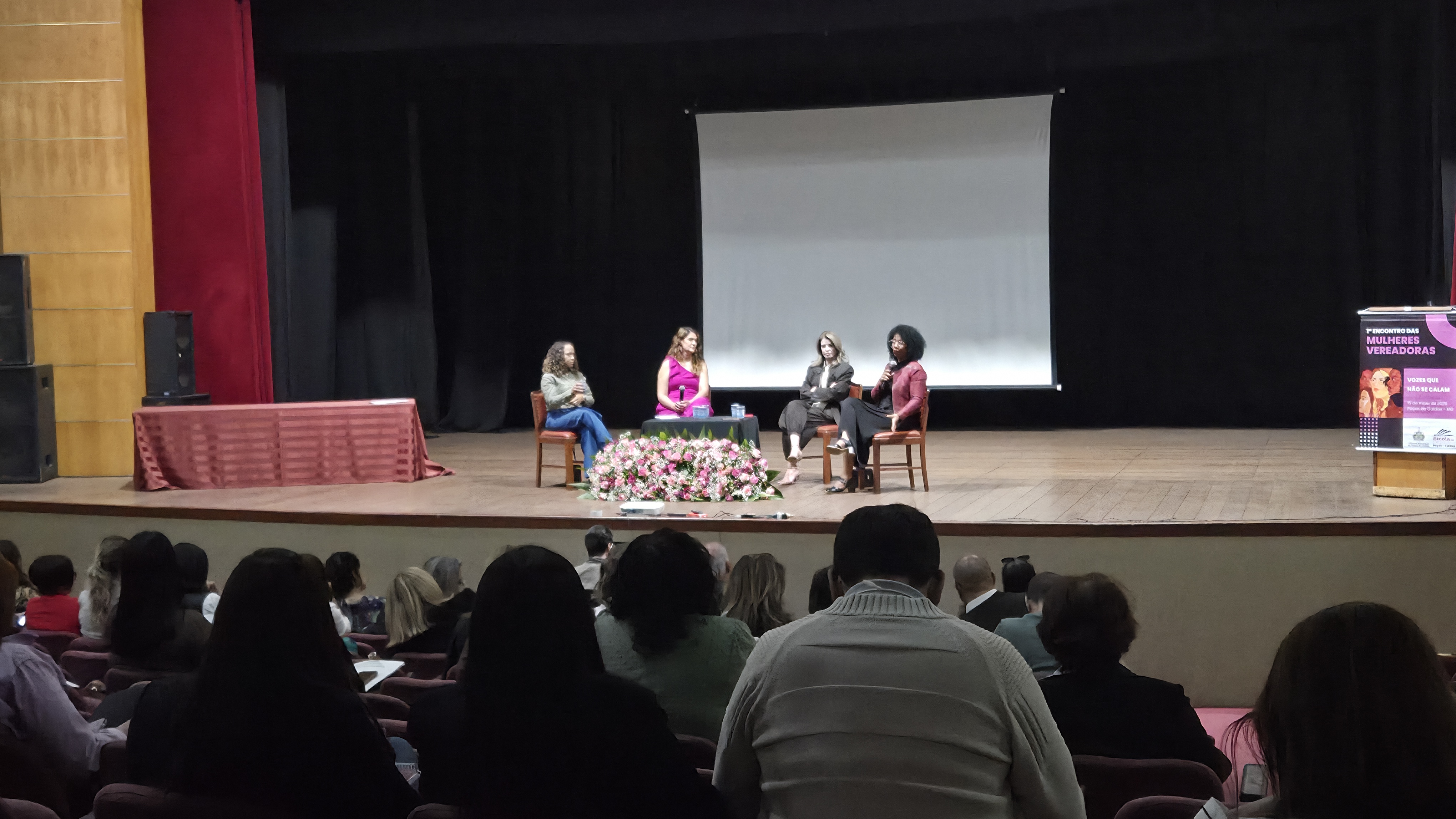 Encontro de Mulheres Vereadoras debate espaço feminino na política