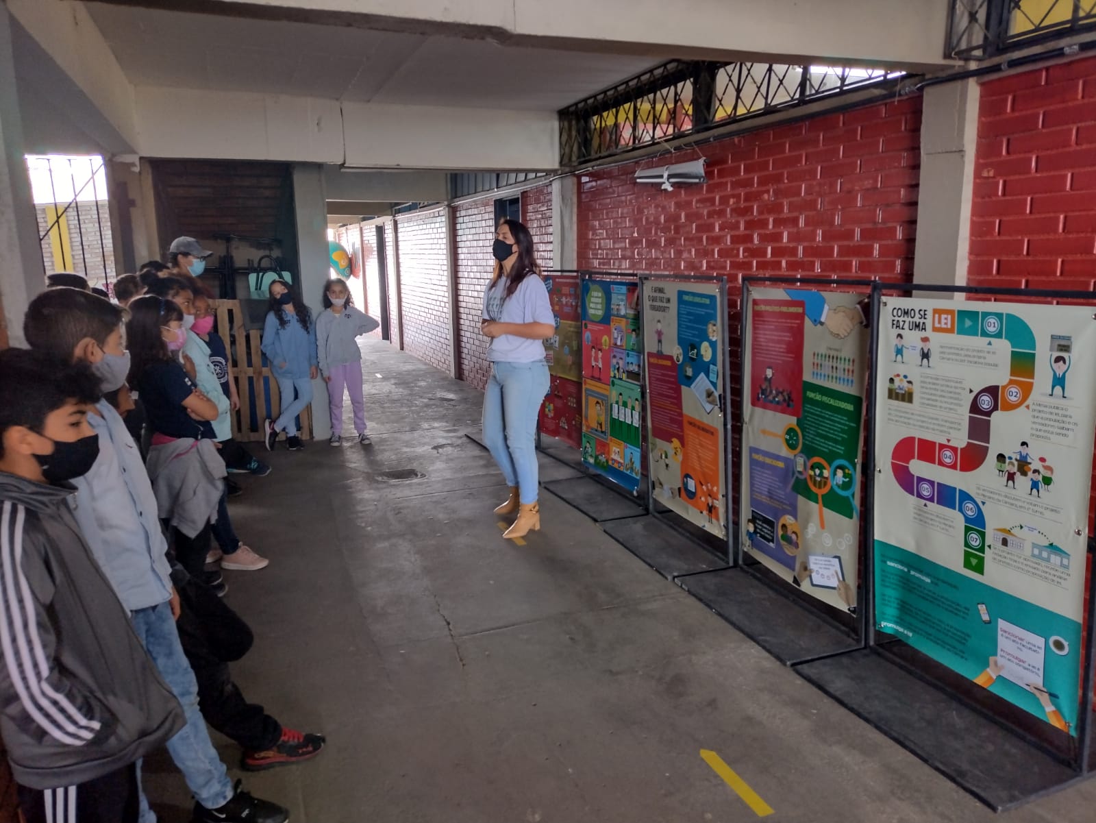 Escolas municipais recebem exposição sobre O Papel do Vereador