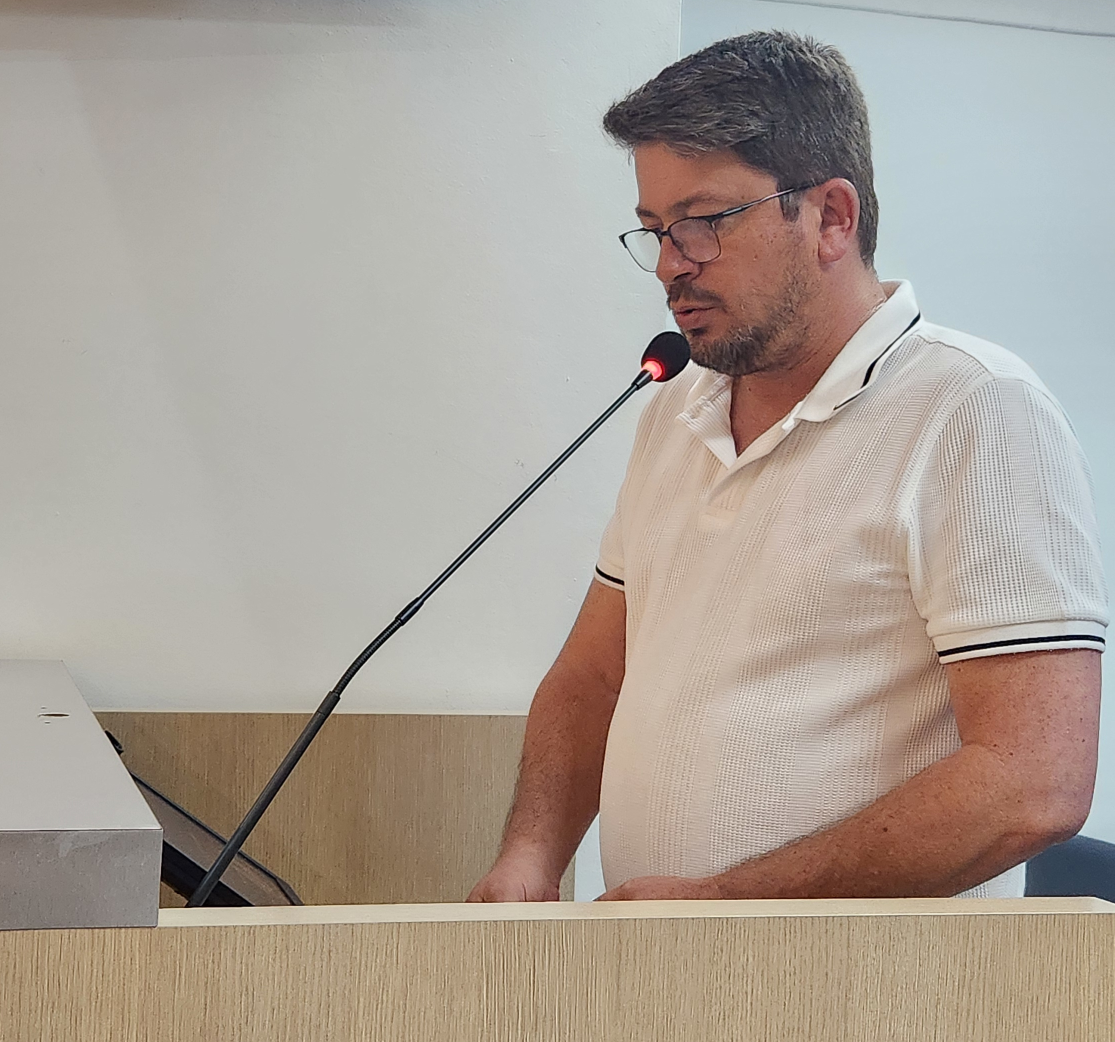 Flavinho cobra e acompanha situação da Escola Municipal Lions Club  