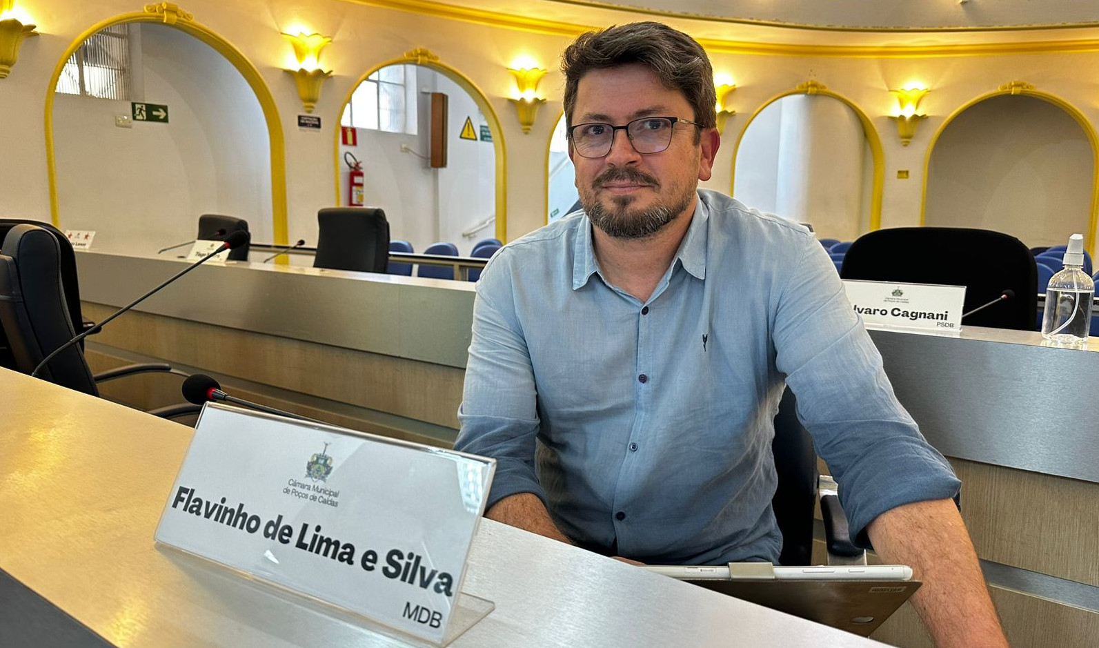 Flavinho questiona realização de exames oftalmológicos, cirurgias e PET Scan oncológico