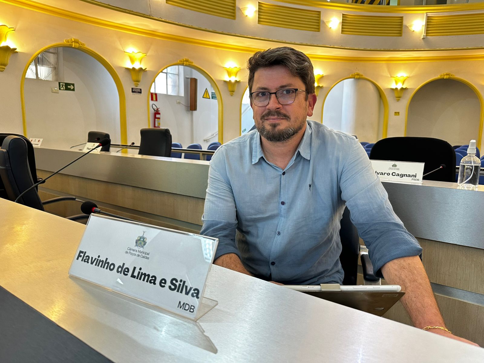 Flavinho questiona renovação do contrato da Zona Azul em meio a preocupações com concessionária