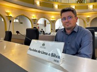 Flavinho recebe reclamações sobre falta de vagas em CEIs e volta a propor o vale-creche