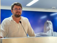 Flavinho sugere QR Code em placas de obras públicas visando à fiscalização e transparência 