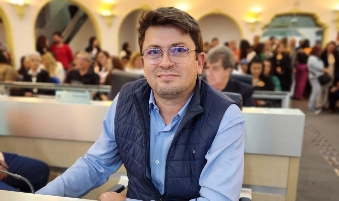 Lei de iniciativa do vereador Flavinho determina a divulgação antecipada da interdição de vias 