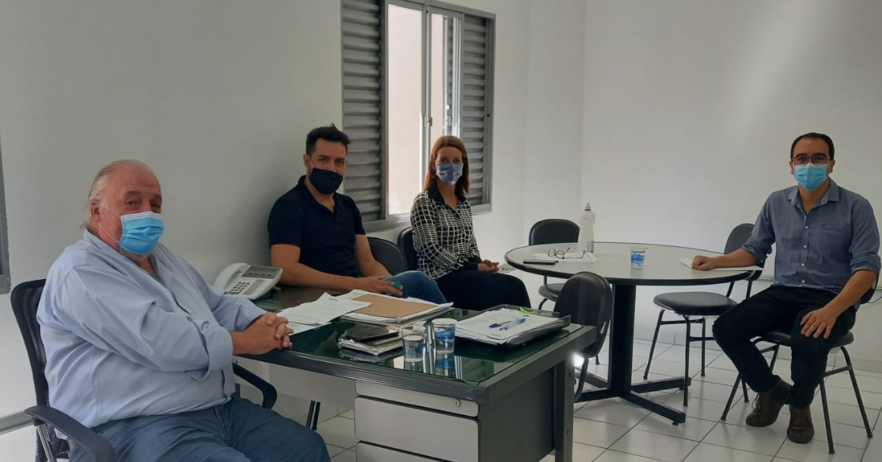 Lucas Arruda apresenta sugestões à Secretaria de Saúde para melhorias no tratamento da Covid-19