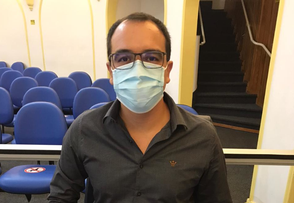 Lucas Arruda pede que Congresso derrube veto presidencial ao projeto de distribuição de absorventes