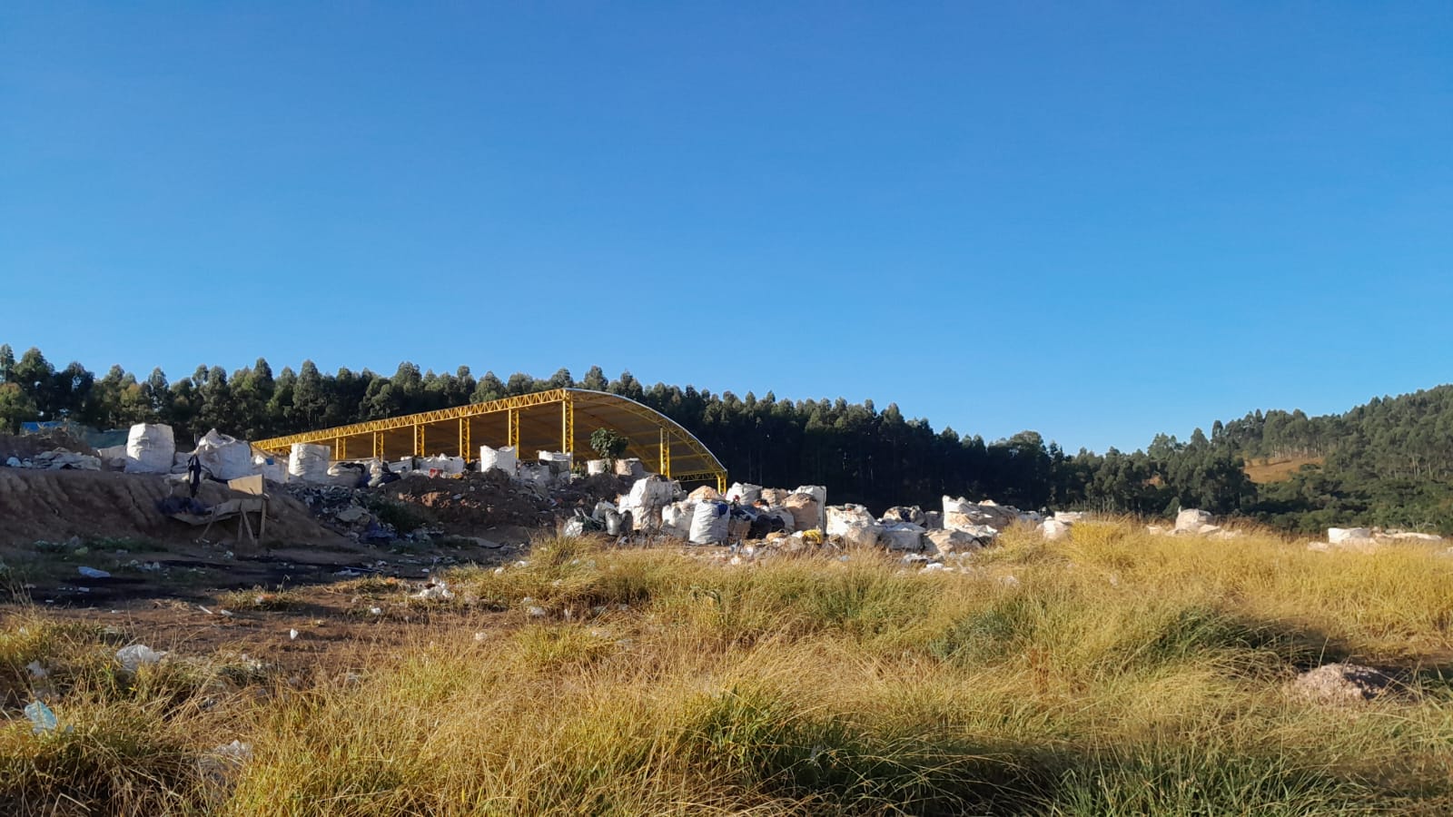 Luzia Martins quer informações sobre área de transbordo de lixo