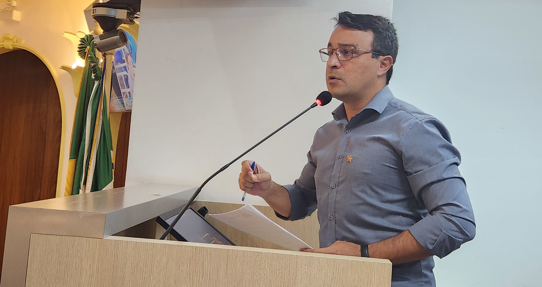 Mafra questiona atuação de equipes próprias em obras da Prefeitura e cobra responsável técnico