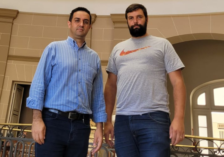 Marcelo Heitor faz visita às Thermas e confere reinstalação de vitral