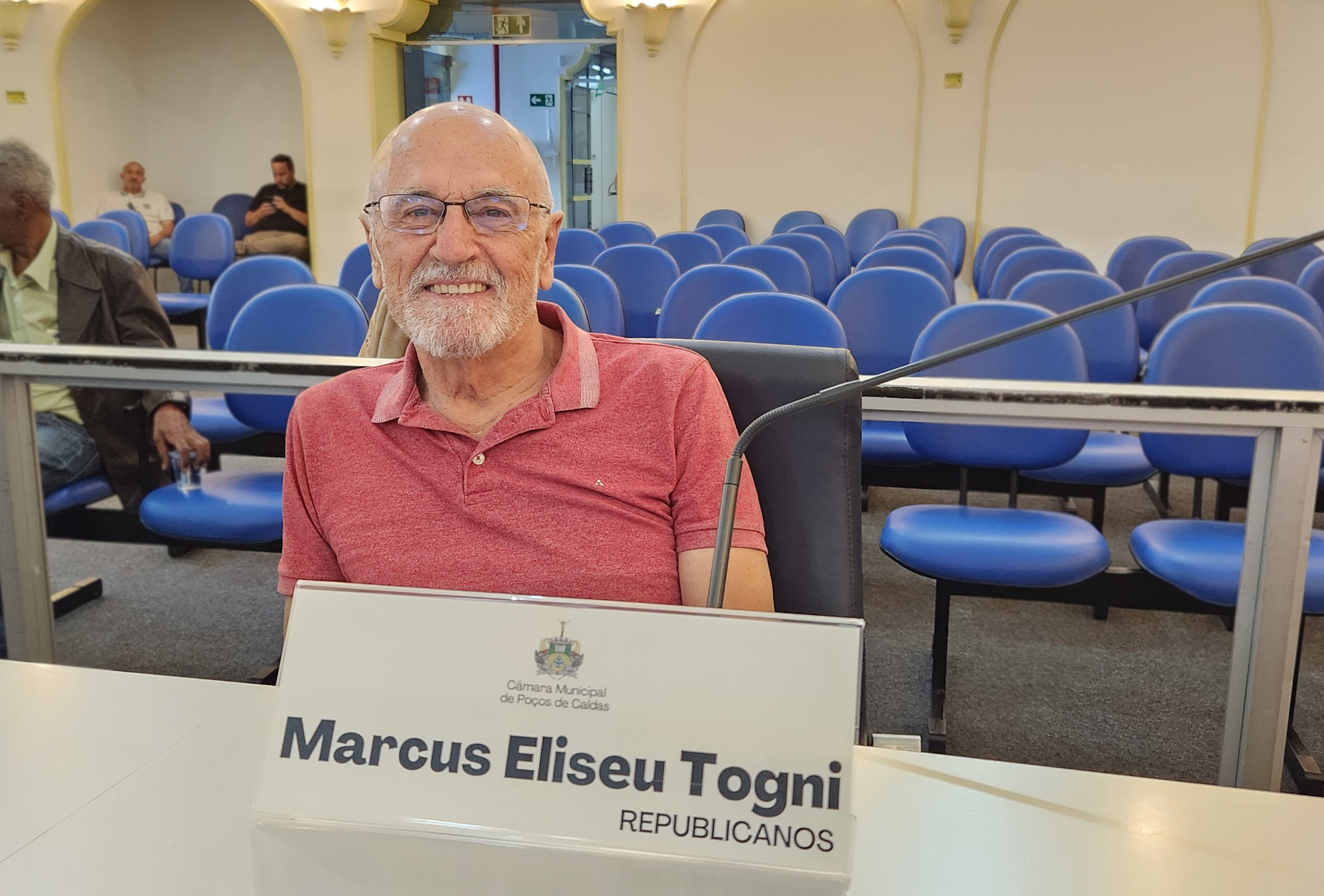 Marcus Togni solicita dados sobre estacionamento rotativo