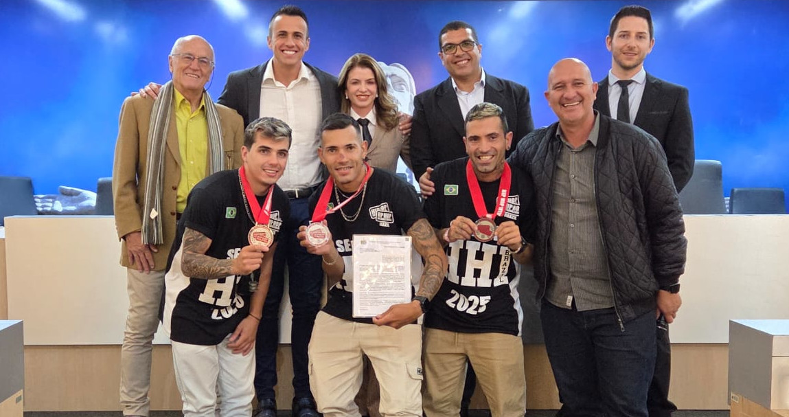 Paulista entrega Votos de Congratulações ao grupo The Power Music Dance