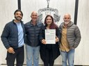 Paulista homenageia Banda Versus Acordes e Produtora R&D por espetáculo na Urca