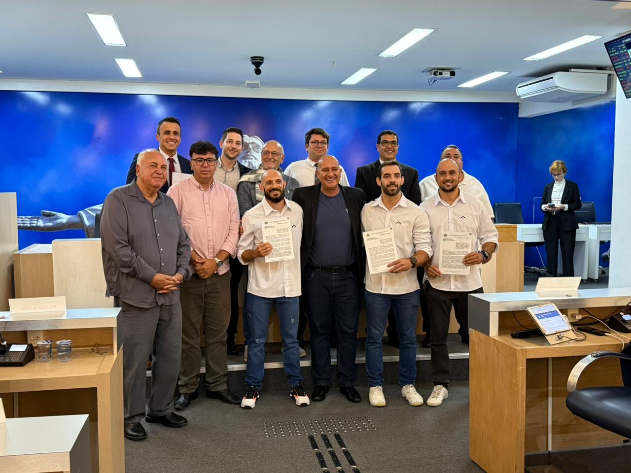 Paulista presta homenagem a atletas campeões no Masters Fitness e reforça importância do incentivo à prática esportiva