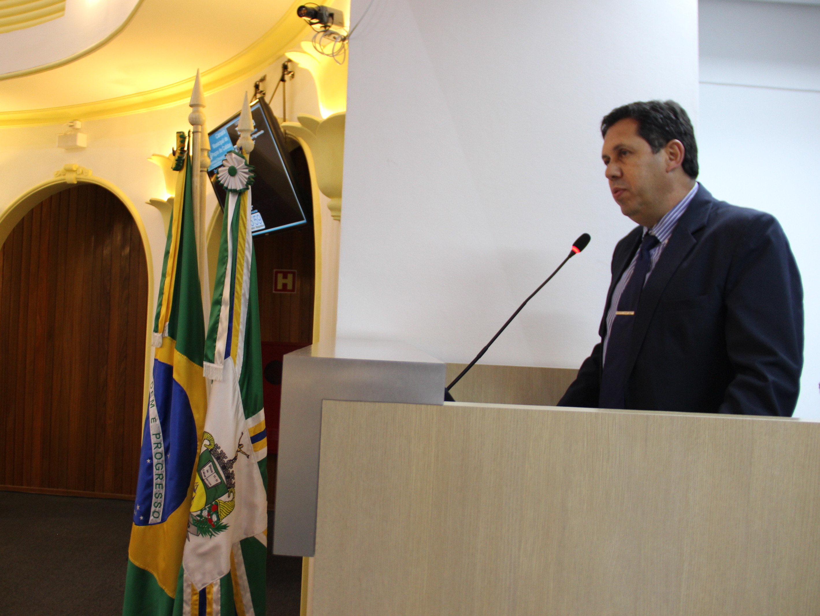 Presidente da Câmara indica atendimento preferencial imediato em estabelecimentos abertos durante pandemia