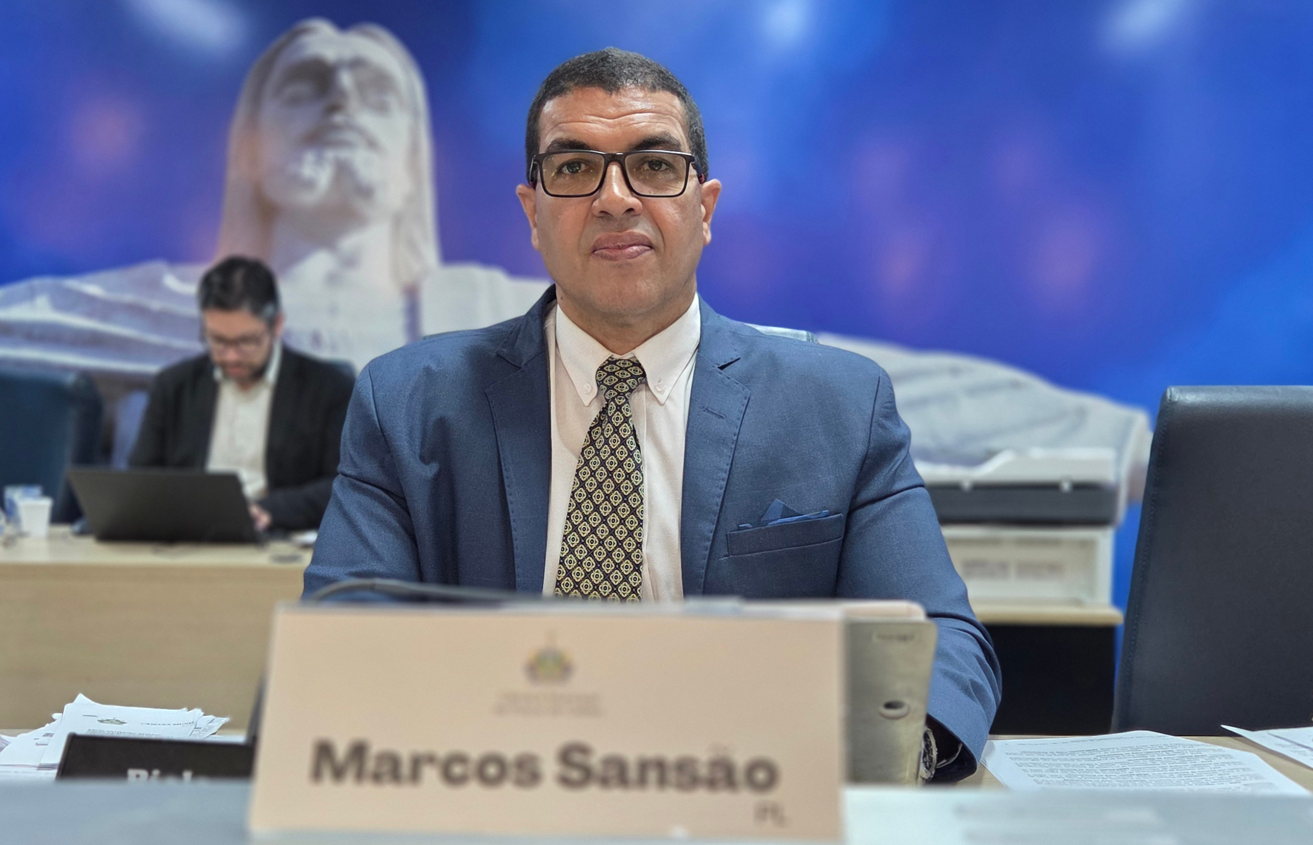 Projeto do vereador Marcos Sansão propõe instalação de pontos de apoio para motoentregadores