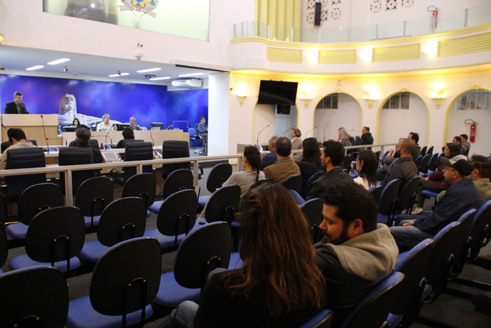 Projeto que autoriza regularização de edificações é discutido pela Câmara